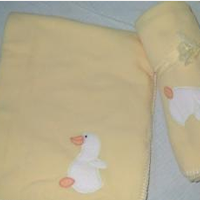 供应涤纶双面绒摇粒绒毛毯