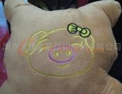 供应超柔高档短毛绒加卡通绣花靠垫抱枕