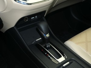 杰德2013款 1.8L 自动舒适版 5座