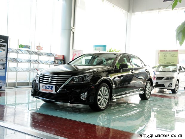 皇冠2012款 V6 2.5L Royal 真皮版