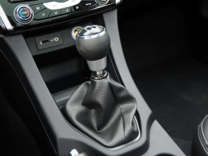 V6菱仕 2013款 1.5L 手动旗舰版