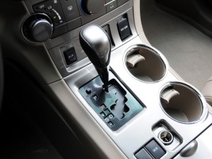 汉兰达 2012款 2.7L 两驱5座运动版