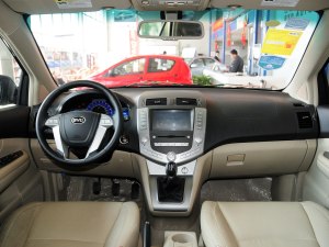 比亚迪S62013款 劲悦版 2.0L 手动精英型