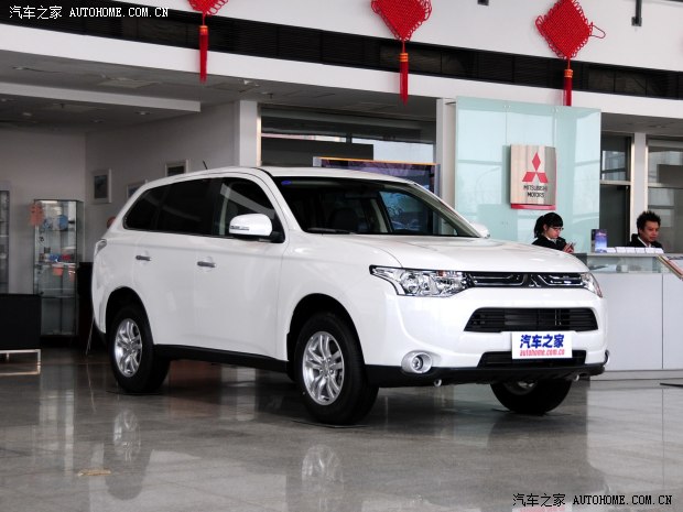 欧蓝德(进口)2013款 2.0L 四驱都市导航版 5座