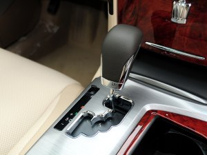皇冠2012款 V6 2.5L Royal 导航版