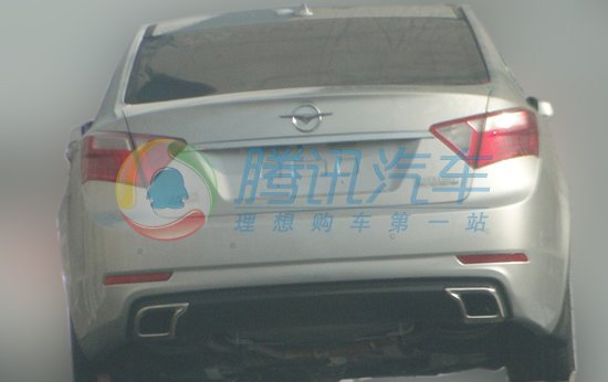 海马中级车M8量产版谍照 有望今年上市