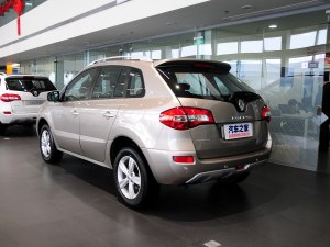 雷诺雷诺科雷傲2013款 2.5L 两驱都市版