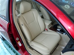 比亚迪g6 2013款 2.0l 手动尊贵型