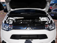 欧蓝德(进口)2013款 2.0l 两驱运动导航版 5座