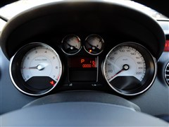 标致4082013款 2.0l 自动舒适版