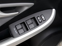 普锐斯2012款 1.8l 豪华版