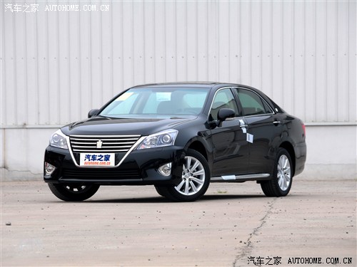 皇冠2012款 v6 2.5l royal 导航版