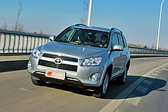 试驾丰田新款RAV4四驱至臻版 够用就好