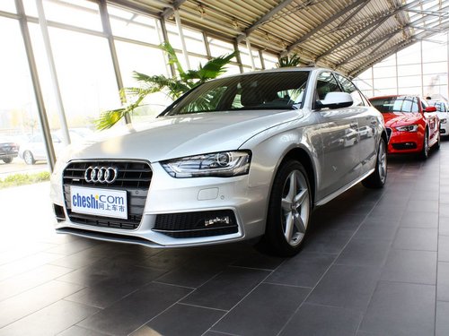 一汽奥迪  奥迪A4L 40TFSI AT 车辆左前45度视角