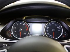 一汽奥迪  奥迪A4L 40TFSI AT 方向盘后方仪表盘