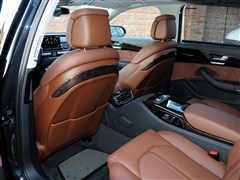 奥迪 奥迪(进口) 奥迪a8 2013款 45 tfsi quattro豪华型