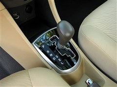 现代 北京现代 瑞纳 2010款 三厢 1.4l 自动豪华型gls