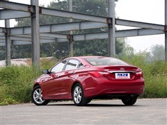 现代 北京现代 索纳塔八 2011款 2.0l 自动尊贵版