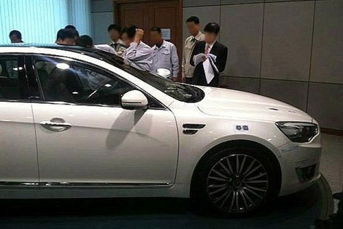 外形更时尚 起亚改款凯尊无伪谍照曝光 汽车之家