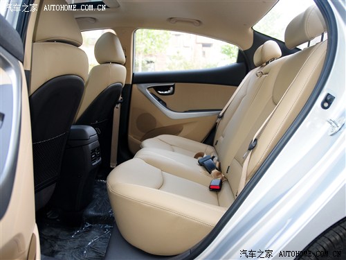 现代 北京现代 朗动 2012款 1.8l 自动尊贵型