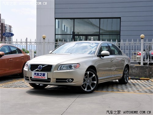 丰田 一汽丰田 皇冠 2010款 v6 2.5 royal 真皮导航版