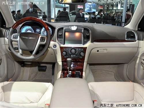 克莱斯勒 克莱斯勒(进口) 克莱斯勒300c(进口) 2011款 基本型