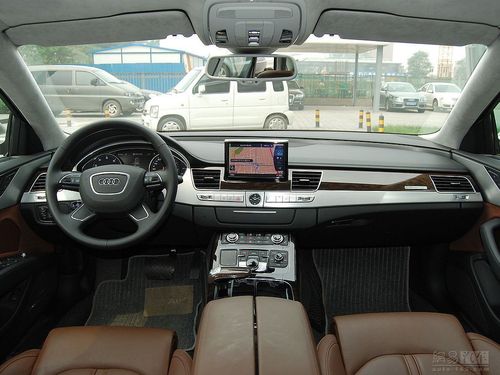2011款奥迪A8L低配车型最高优惠80000元