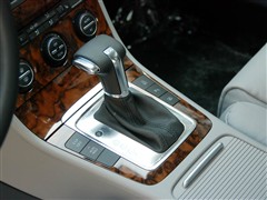 大众 一汽-大众 迈腾 09款 2.0tsi dsg豪华型
