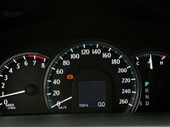 丰田 一汽丰田 皇冠 2010款 v6 2.5 royal 真皮导航版