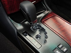 丰田 一汽丰田 皇冠 2010款 v6 2.5 royal 真皮导航版