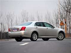 丰田 一汽丰田 皇冠 2010款 v6 2.5 royal 真皮导航版