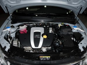 荣威550 2013款 550D 1.8T 自动品臻版