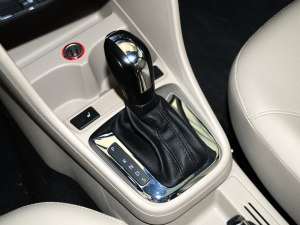 新桑塔纳 2013款 1.6L 自动舒适版