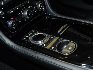 捷豹XJ 2013款 XJL 3.0 SC 剑桥限量版