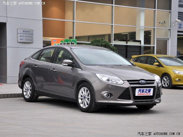 福特长安福特福克斯2012款 三厢 1.6L AT尊贵型