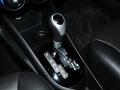 起亚K2 2012款 两厢 1.6L AT Premium纪念版