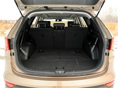 全新胜达2013款 2.4l 自动四驱尊贵型