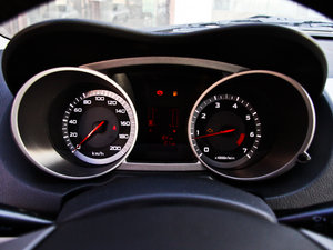 2012款陆风X8