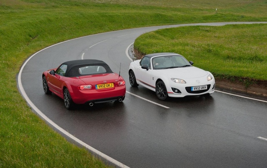 近日编辑从海外媒体获悉，马自达在英国推出了两款MX-5 Kuro特别版车型，有珍珠白、云母红、闪亮黑三种颜色可选