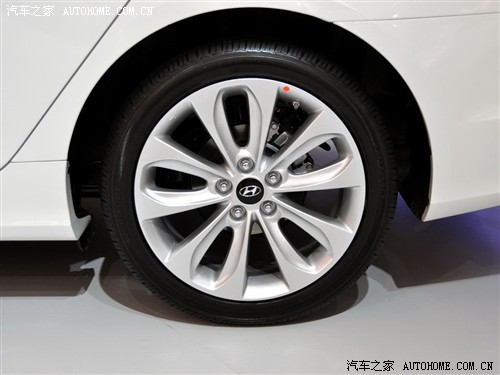 明年初国产上市 现代YF亮相北京车展 汽车之家