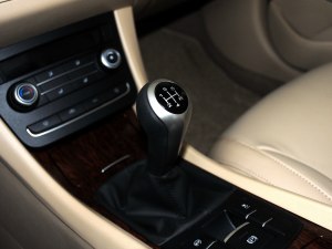 荣威550 2013款 550S 1.8L 手动启逸版