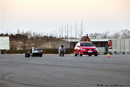 秒杀GTI！ 解读大学生方程式赛车--黑鲨 汽车之家