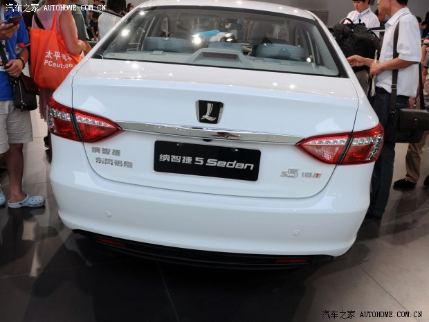 纳智捷东风裕隆纳智捷 5 Sedan2013款 2.0T 自动旗舰型