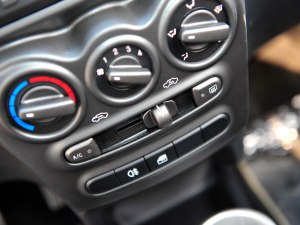 奇瑞QQ 2013款 1.0L 手动快乐版