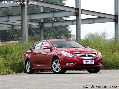 索纳塔八2011款 2.0l 自动尊贵版