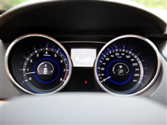 索纳塔八2011款 2.0l 自动尊贵版