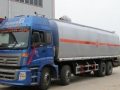欧曼前四后八化工液体运输车