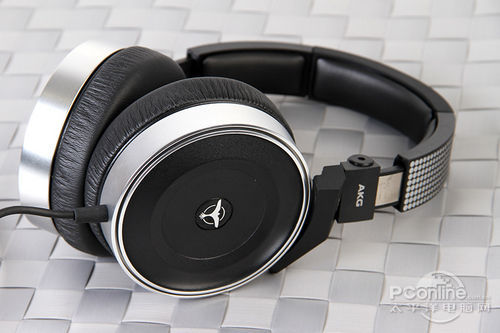 AKG K167