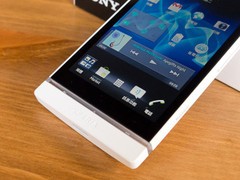 HTC One X 黑色 外观图