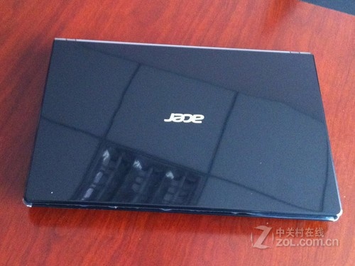 Acer V3黑色 顶盖图